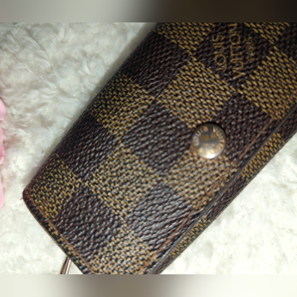 Louis Vuitton Brown Damier Authentic Textured Key Wallet EUC With Bonus Charms - Picture 6 of 7